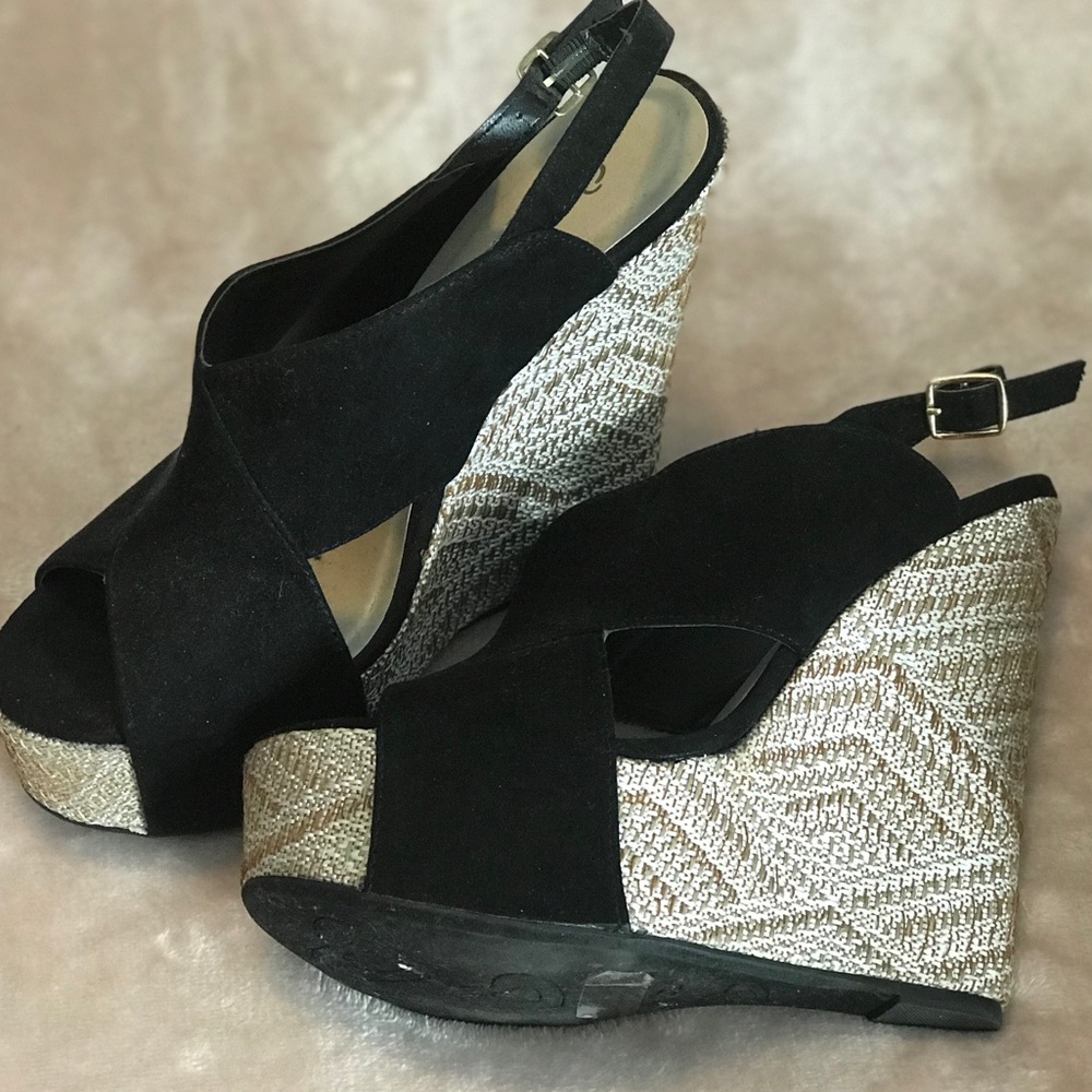 Black Wedges